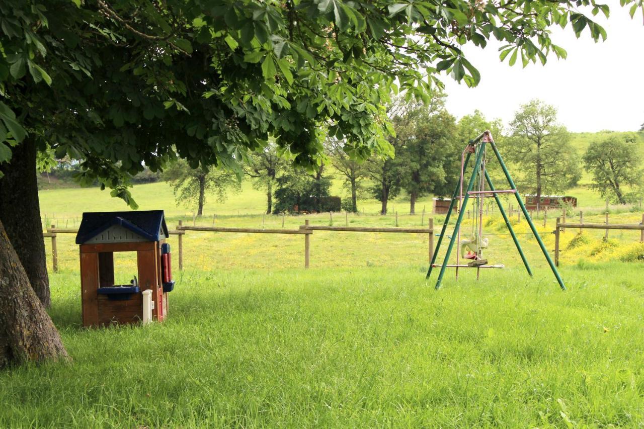 Gites Et Roulottes Au Domaine De La Trille Sainte-Foi Exteriör bild